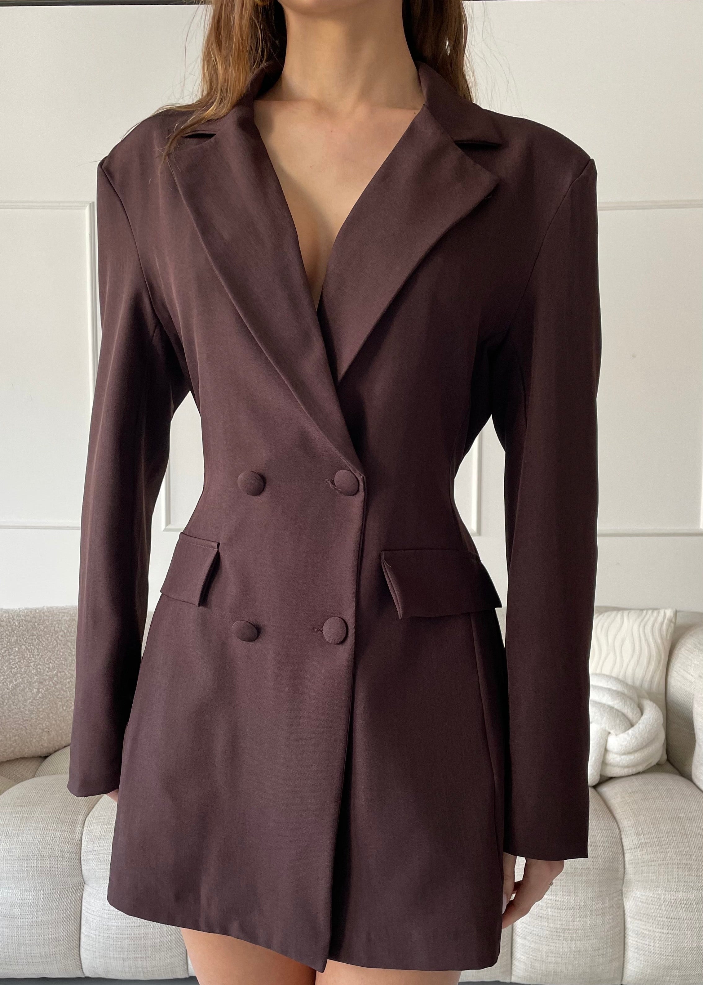 JANA - blazer vestito over doppio petto stretto in vita in marrone