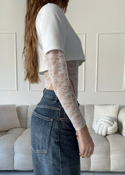 KAJSA - body 2 in 1 t-shirt crop con maniche e dettagli in pizzo bianco