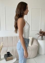 KONDY - body halter effetto doppio scollo con pizzo bianco