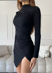 LOLLY - vestito mini nero effetto drappeggiato con spacco asimmetrico