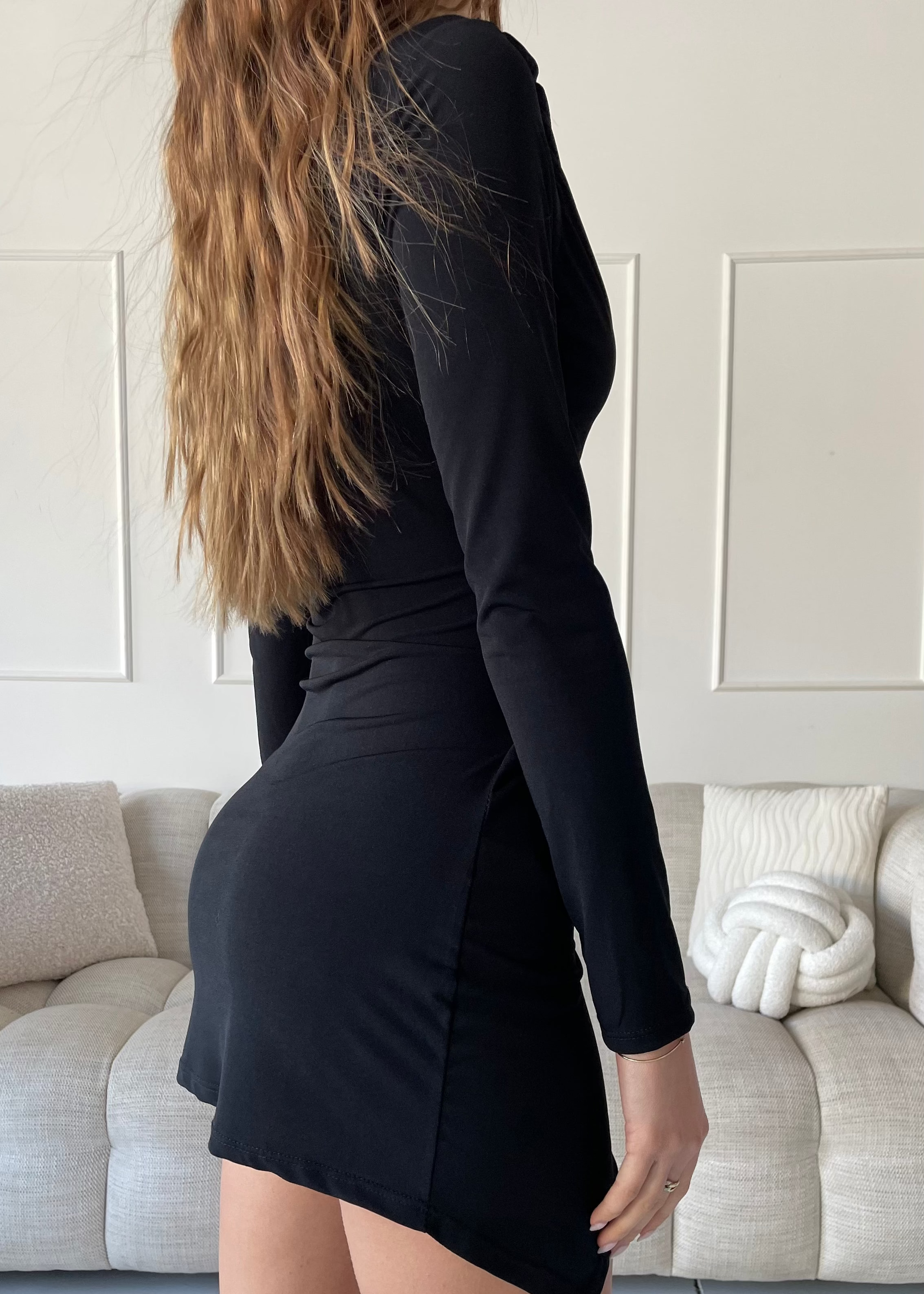 LOLLY - vestito mini nero effetto drappeggiato con spacco asimmetrico