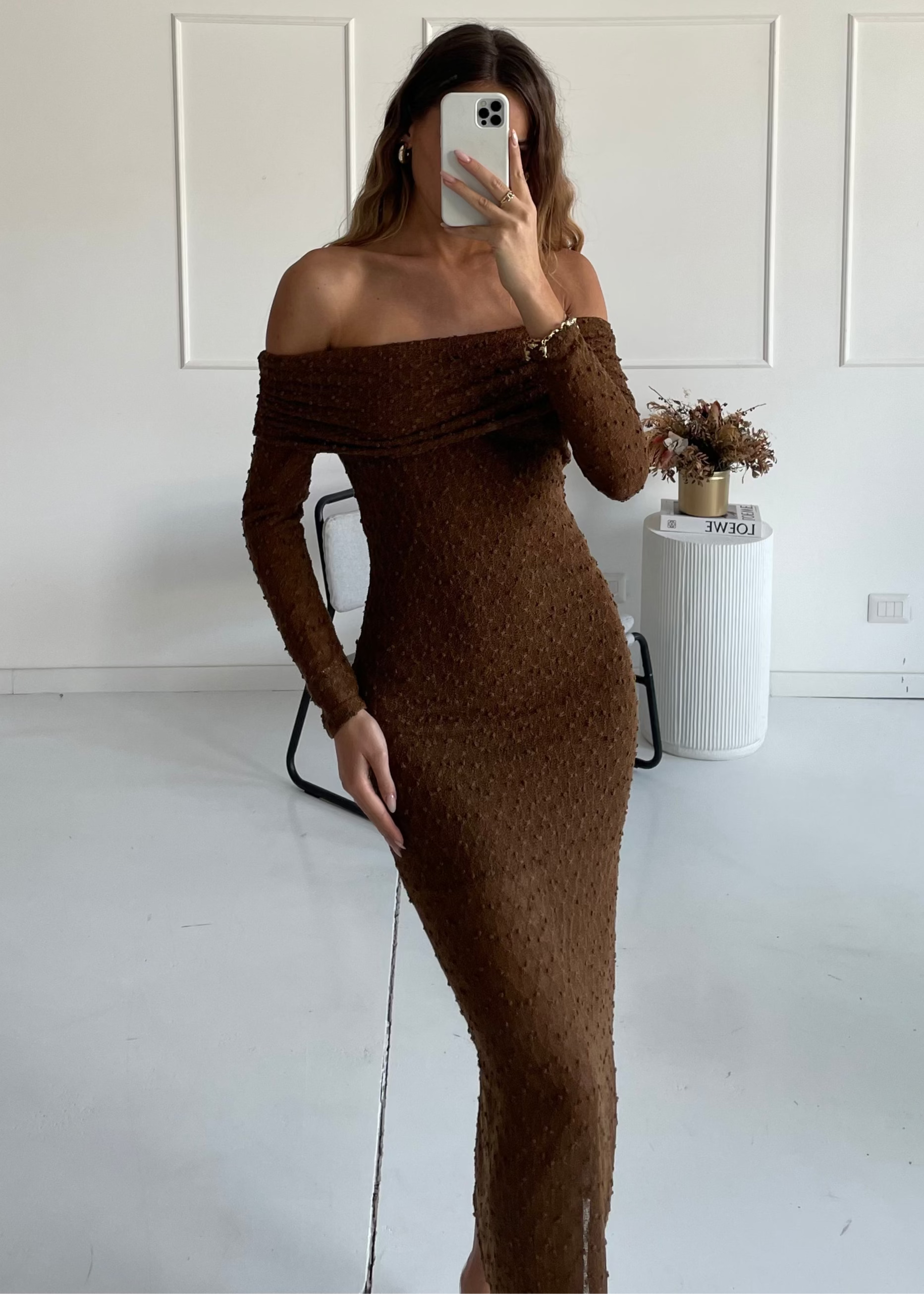 MAEVE - vestito midi scollo bardot effetto bouclé in marrone