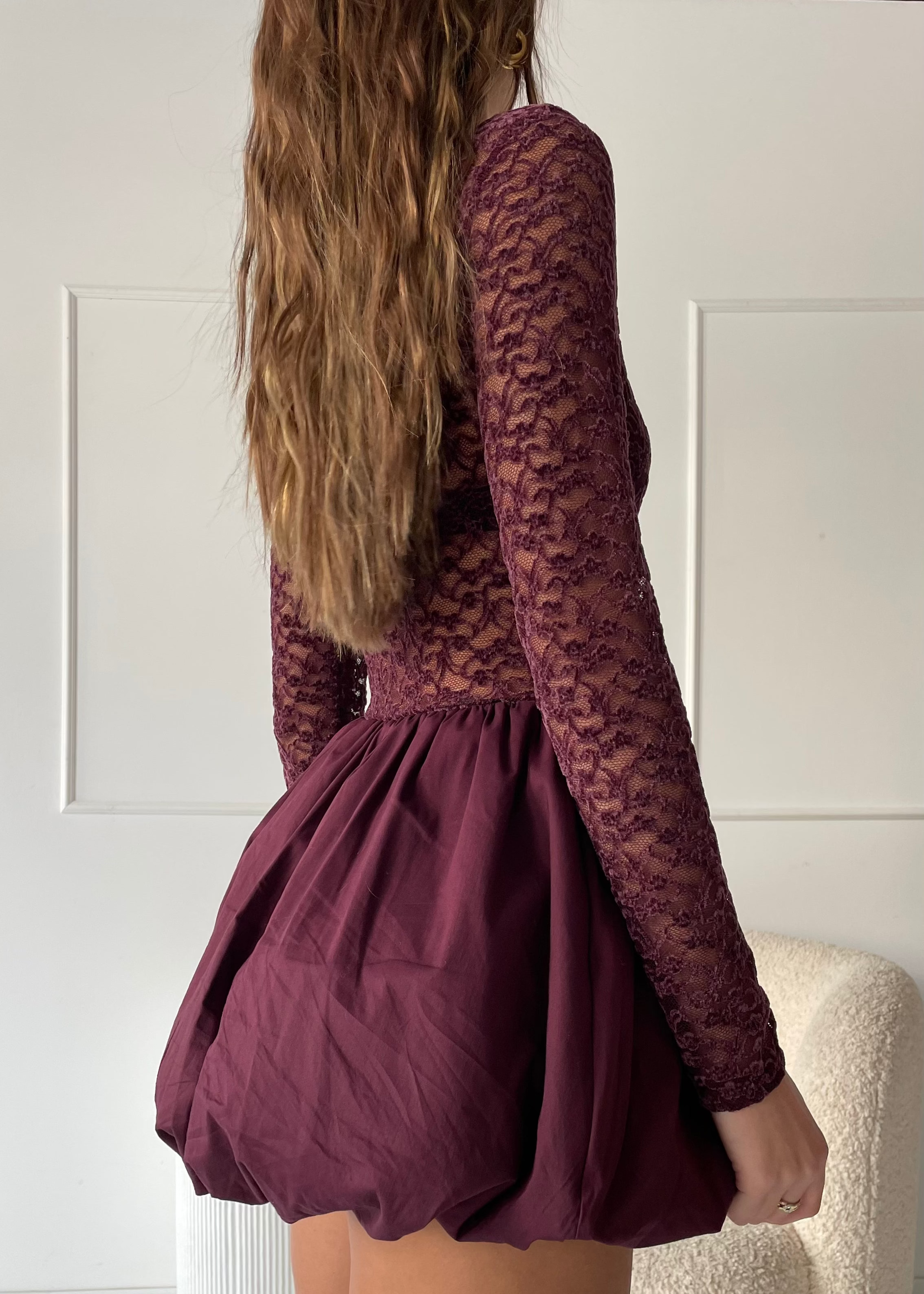 MARINA - vestito mini burgundy con gonna a palloncino e top in pizzo