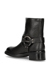 MELISSA - stivaletti biker neri in ecopelle con fascie borchiate e anelli metallici