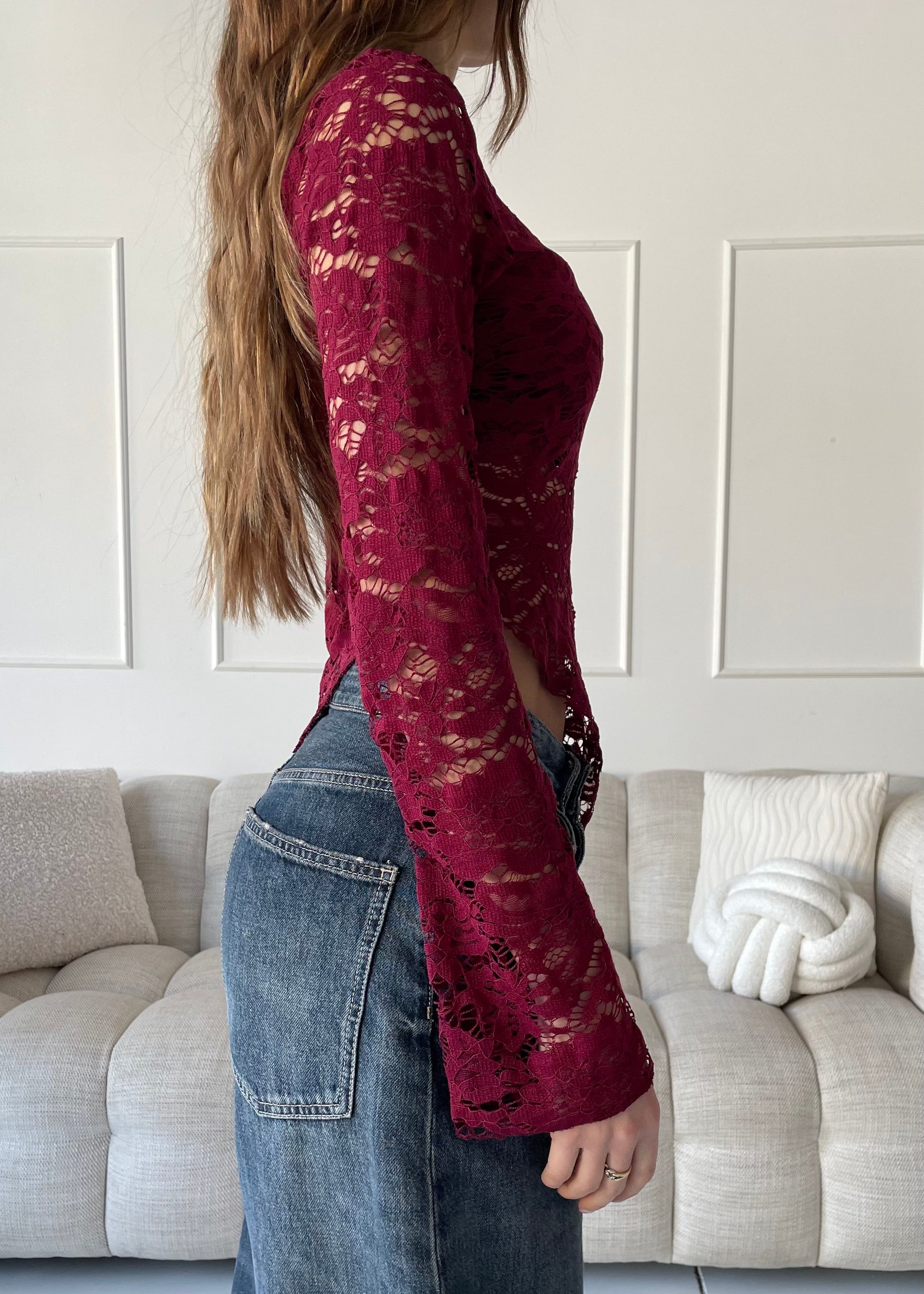 MEREL - top in pizzo bordeaux asimmetrico