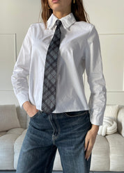 MYLLA - camicia bianca con cravatta grigia e nera