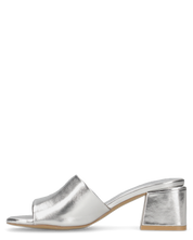 MARTHE - sandali argentati con dettaglio dorato sopra il tacco squadrato