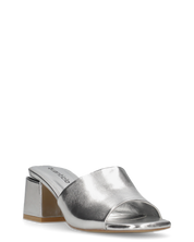 MARTHE - sandali argentati con dettaglio dorato sopra il tacco squadrato