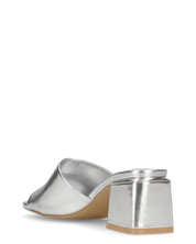 MARTHE - sandali argentati con dettaglio dorato sopra il tacco squadrato