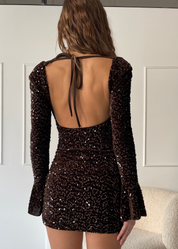 NELLY - vestito mini marrone in velluto e paillettes con scollo sulla schiena