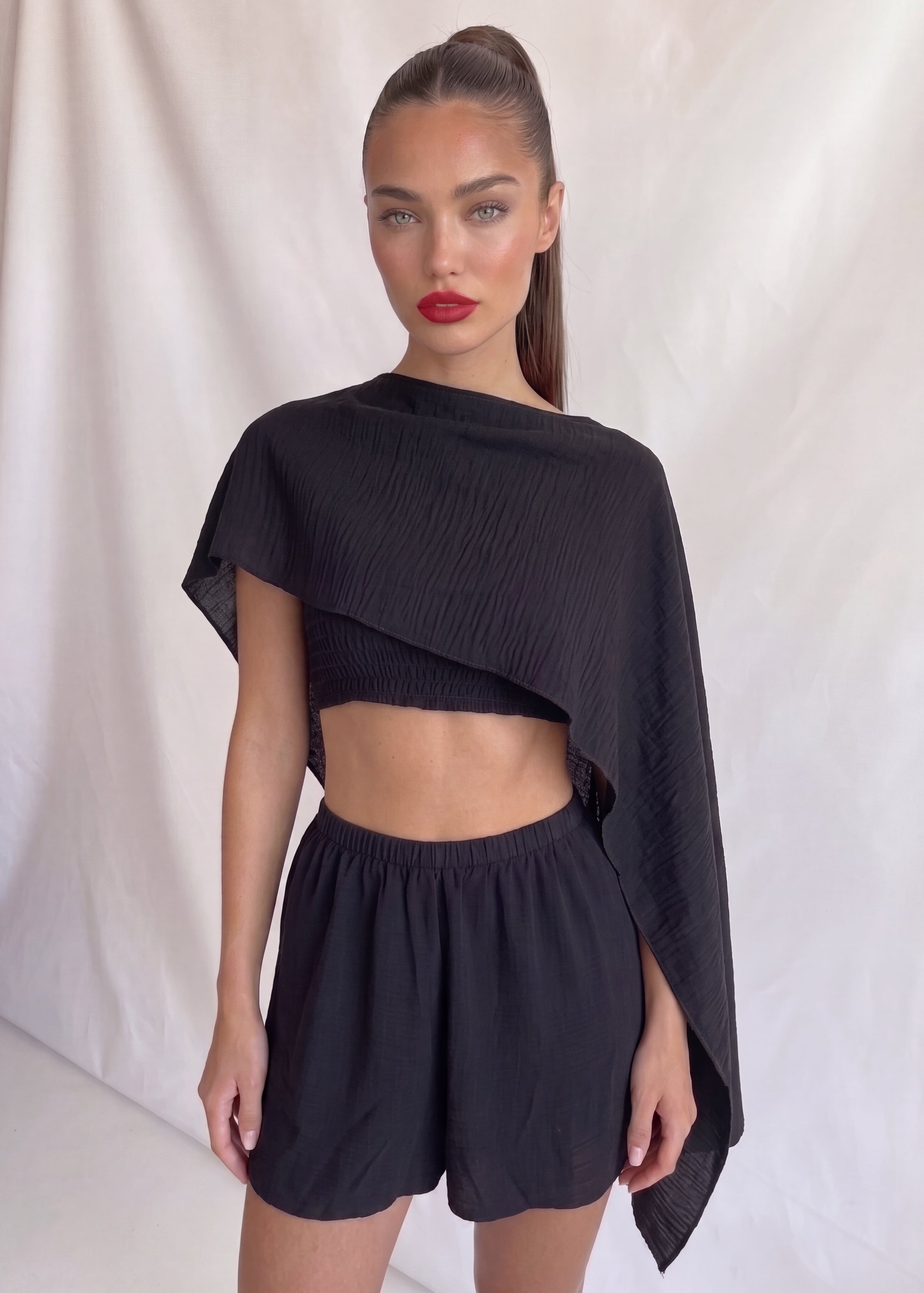 NISHY - set infinity in nero coordinato top shorts e blusa da indossare in più modi