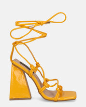 NURAY - sandali con tacco alto in glassy arancione con lacci