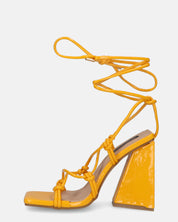 NURAY - sandali con tacco alto in glassy arancione con lacci
