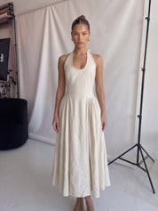 ODILE - abito midi beige con gonna ampia e allacciatura dietro il collo