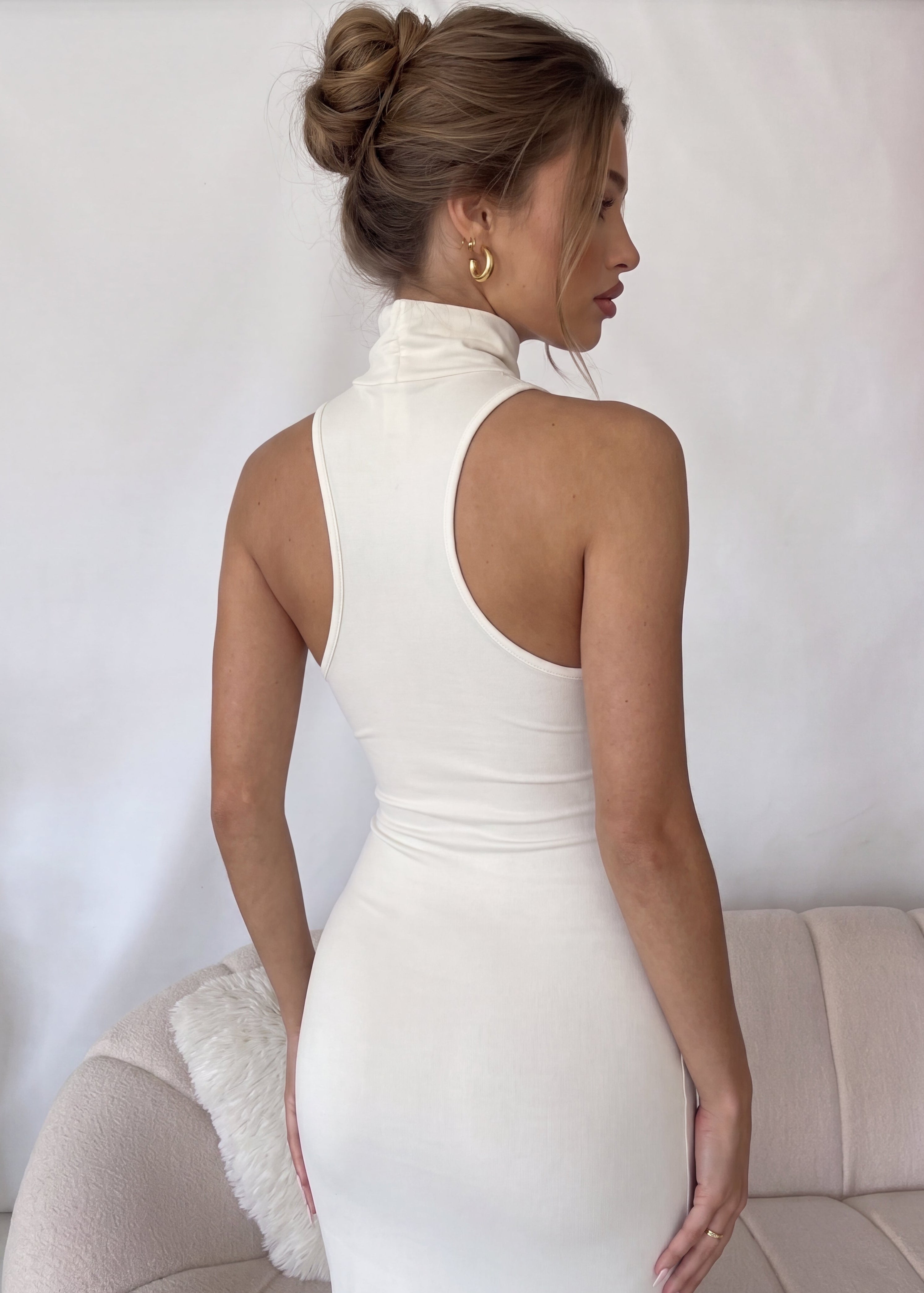 OSANE - vestito beige chiaro modellante collo alto