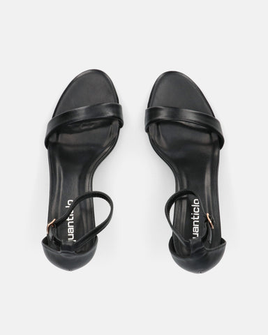 ONA - sandali con tacco a spillo in ecopelle nera con cinturino