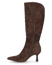 ORTHE - stivali marroni sotto al ginocchio traforati con borchie dorate