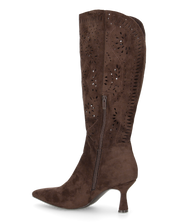 ORTHE - stivali marroni sotto al ginocchio traforati con borchie dorate