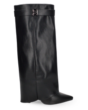 DALY - Stivale alto rigido con tacco nascosto in ecopelle nera e dettaglio chiusura argentata