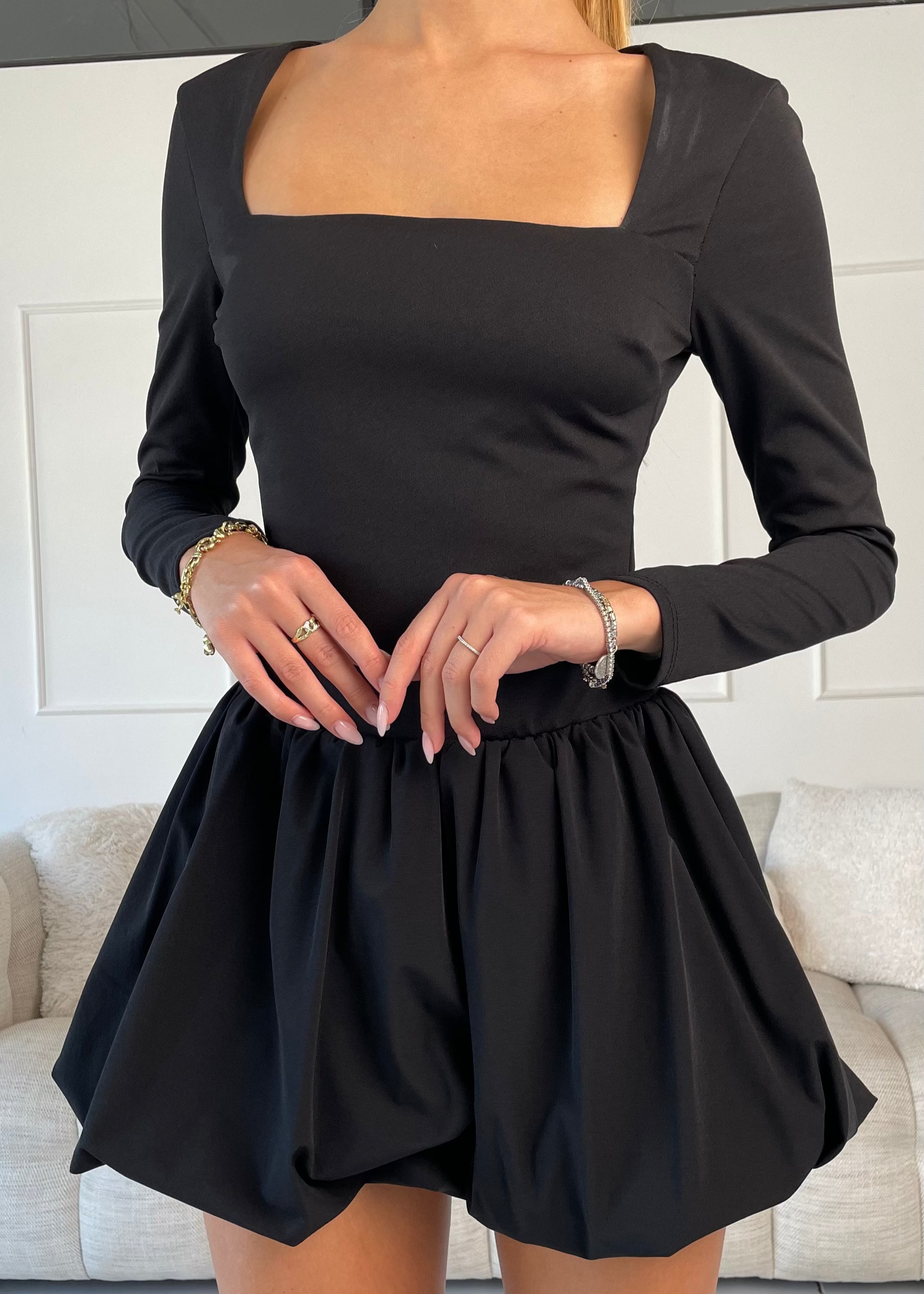 TERESA - vestito mini nero con gonna a palloncino e scollo squadrato