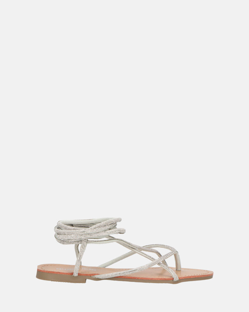 JANIRA - sandali bassi con lacci glitter argentati