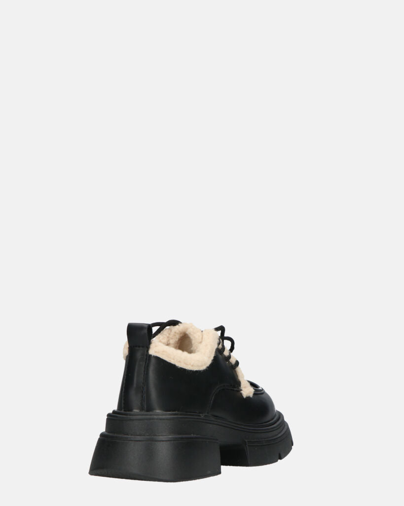 ASHLEY - scarpe basse mocassini platform nere con inserto in pelliccia