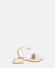 AKIRA - sandali bassi beige con cinturino