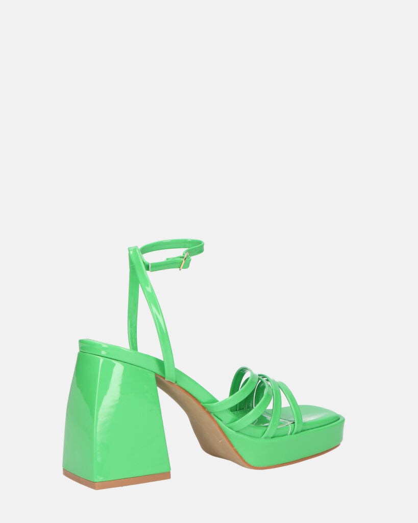WINONA - sandali in glassy verde con tacco squadrato
