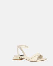 AKIRA - sandali bassi beige con cinturino