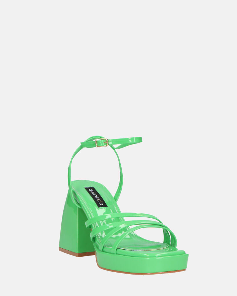 WINONA - sandali in glassy verde con tacco squadrato