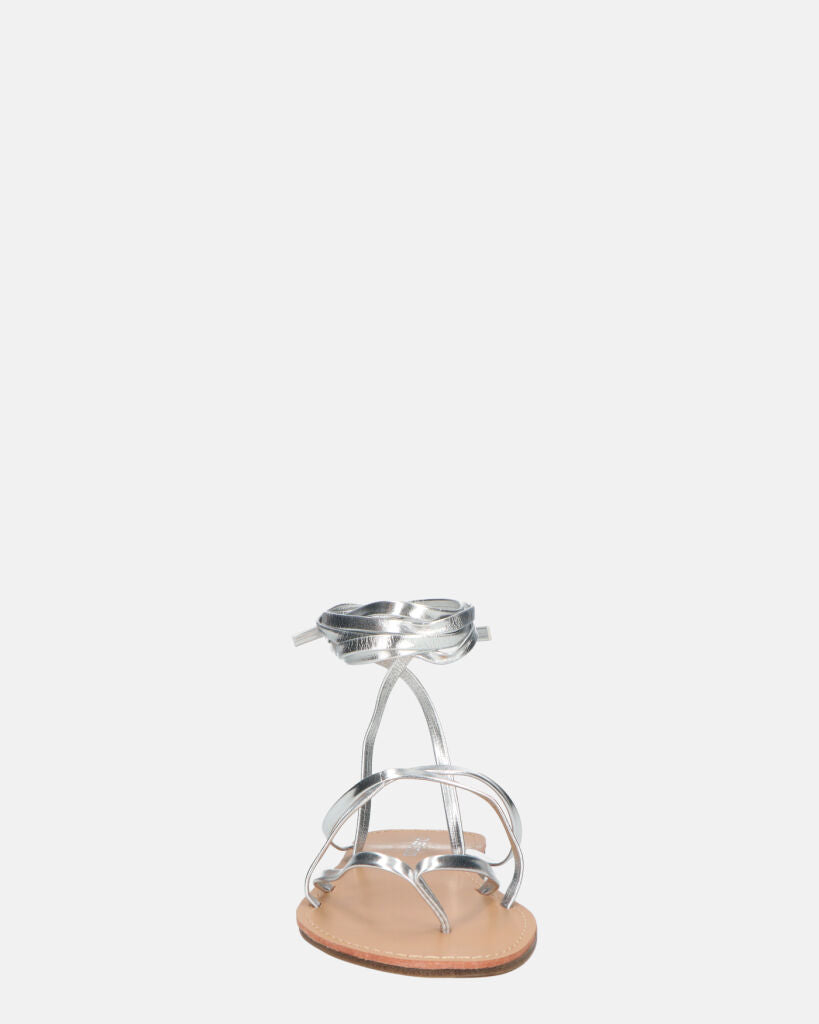 CRESSIDA - sandali bassi beige con cordini argento