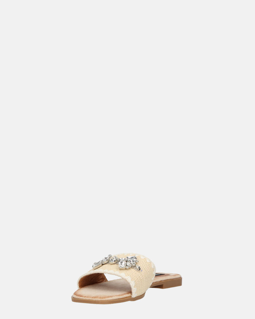ROZENN - ciabattine beige con fascia ricamata e gemme