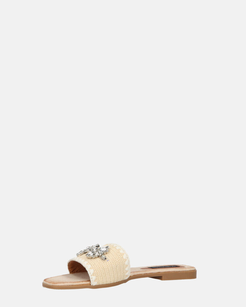 ROZENN - ciabattine beige con fascia ricamata e gemme