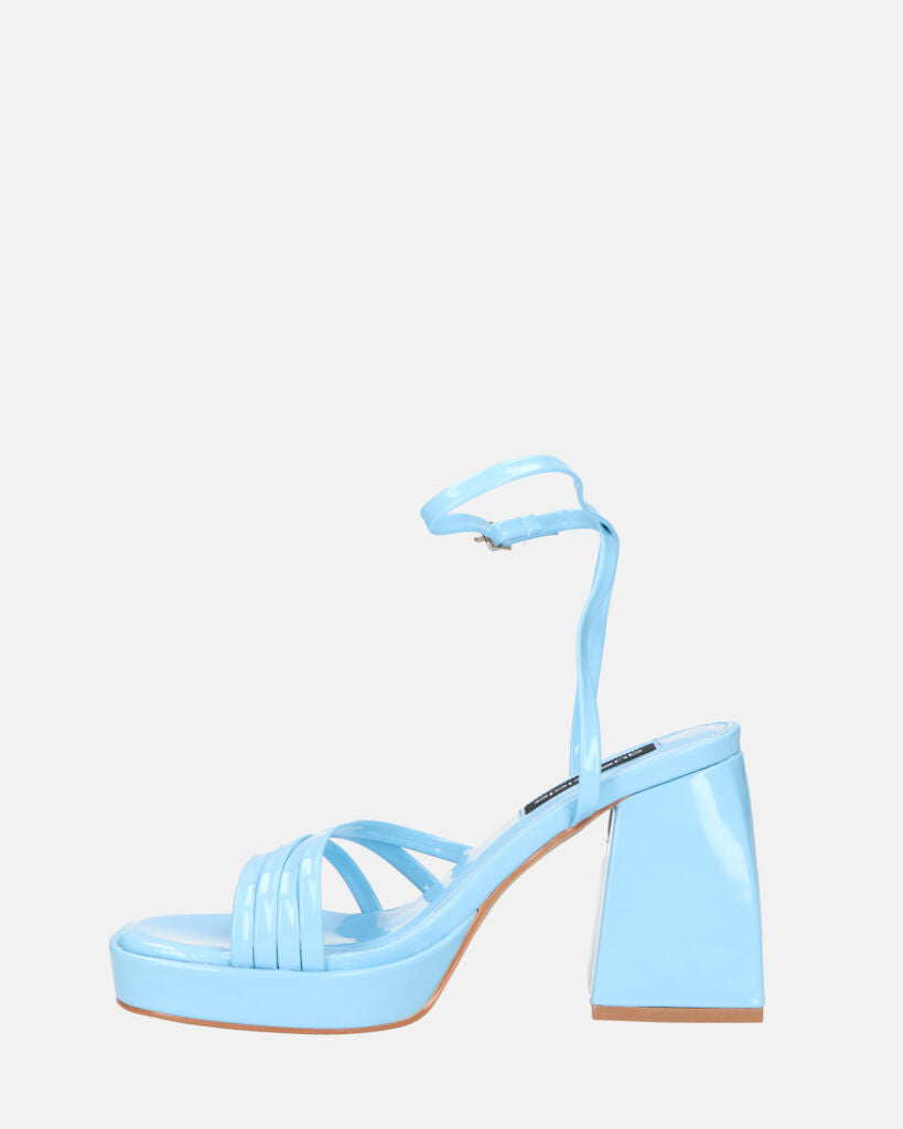 WINONA - sandali in glassy azzurro con tacco squadrato