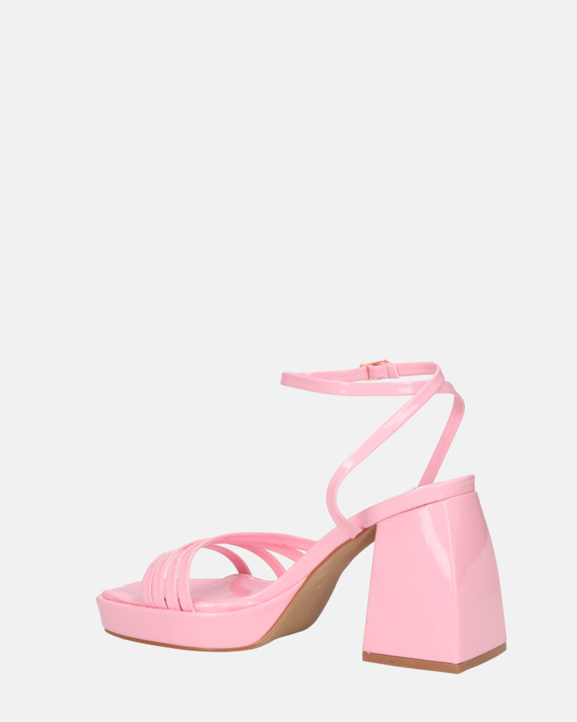 WINONA - sandali in glassy rosa con tacco squadrato