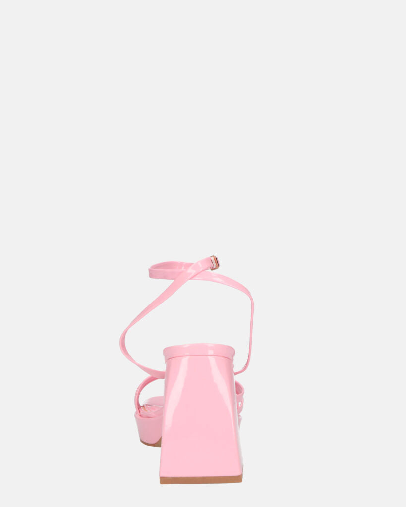 WINONA - sandali in glassy rosa con tacco squadrato