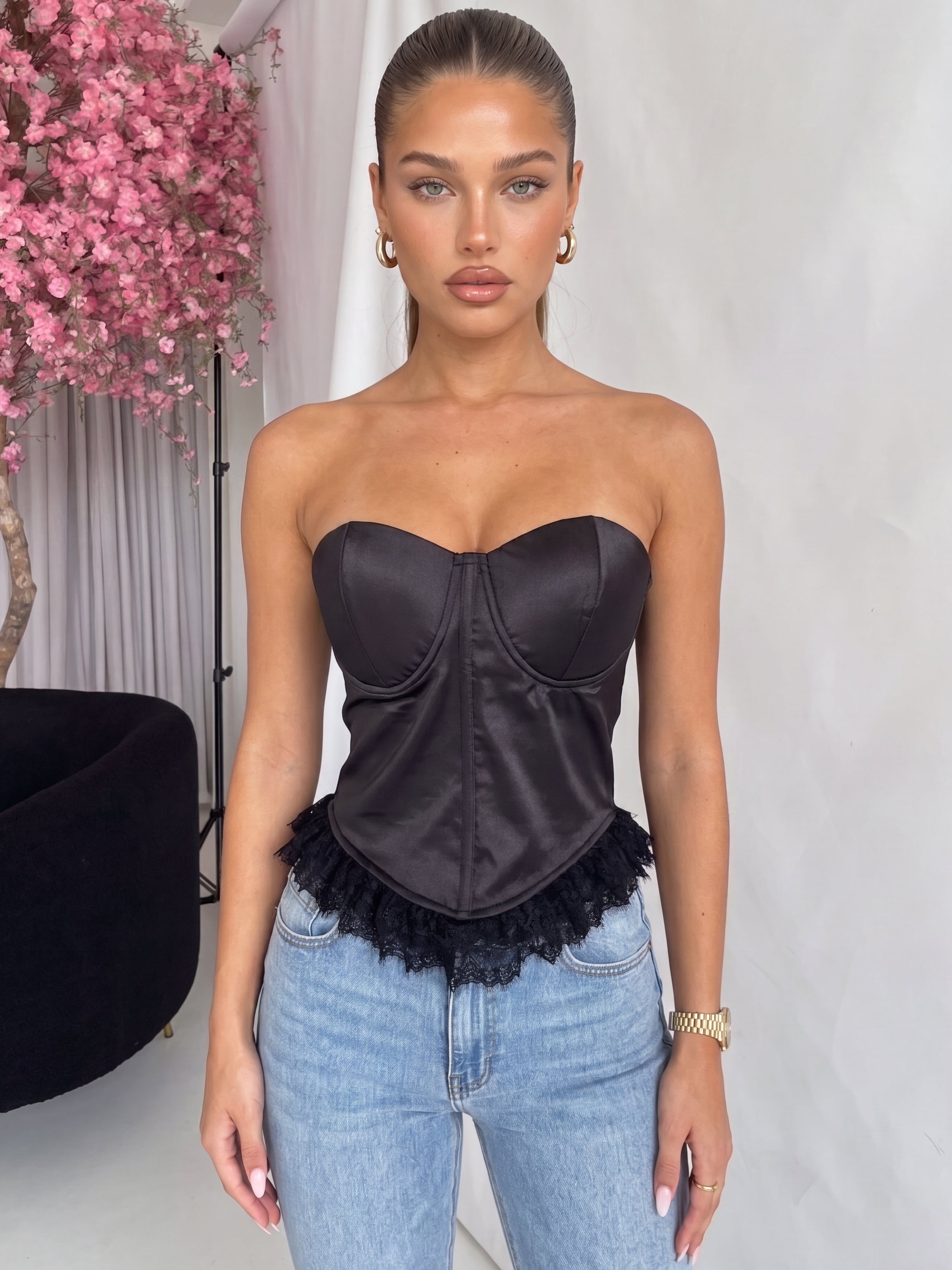 CALA - top corpetto nero effetto satin con orlo in pizzo