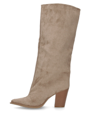 YASMIN - stivali alti in camoscio beige con gambali ampii a tubo e tacchi
