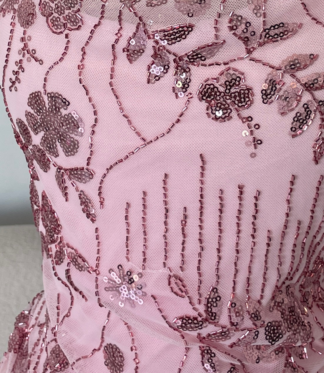 CLARY - abito midi ricamato in paillettes rosa