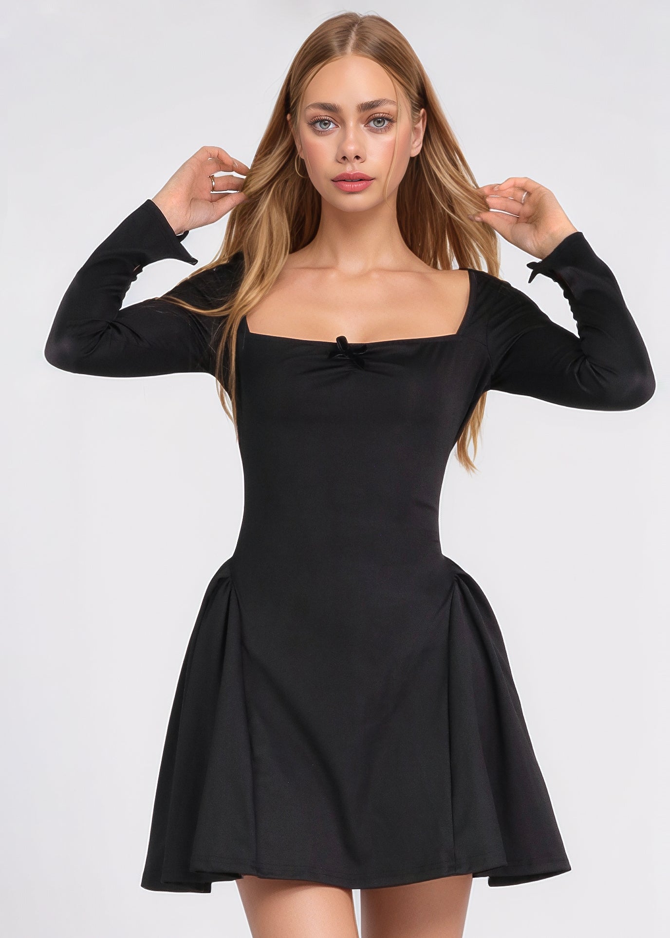 KARELYN - vestito mini nero con gonna ampia e maniche lunghe