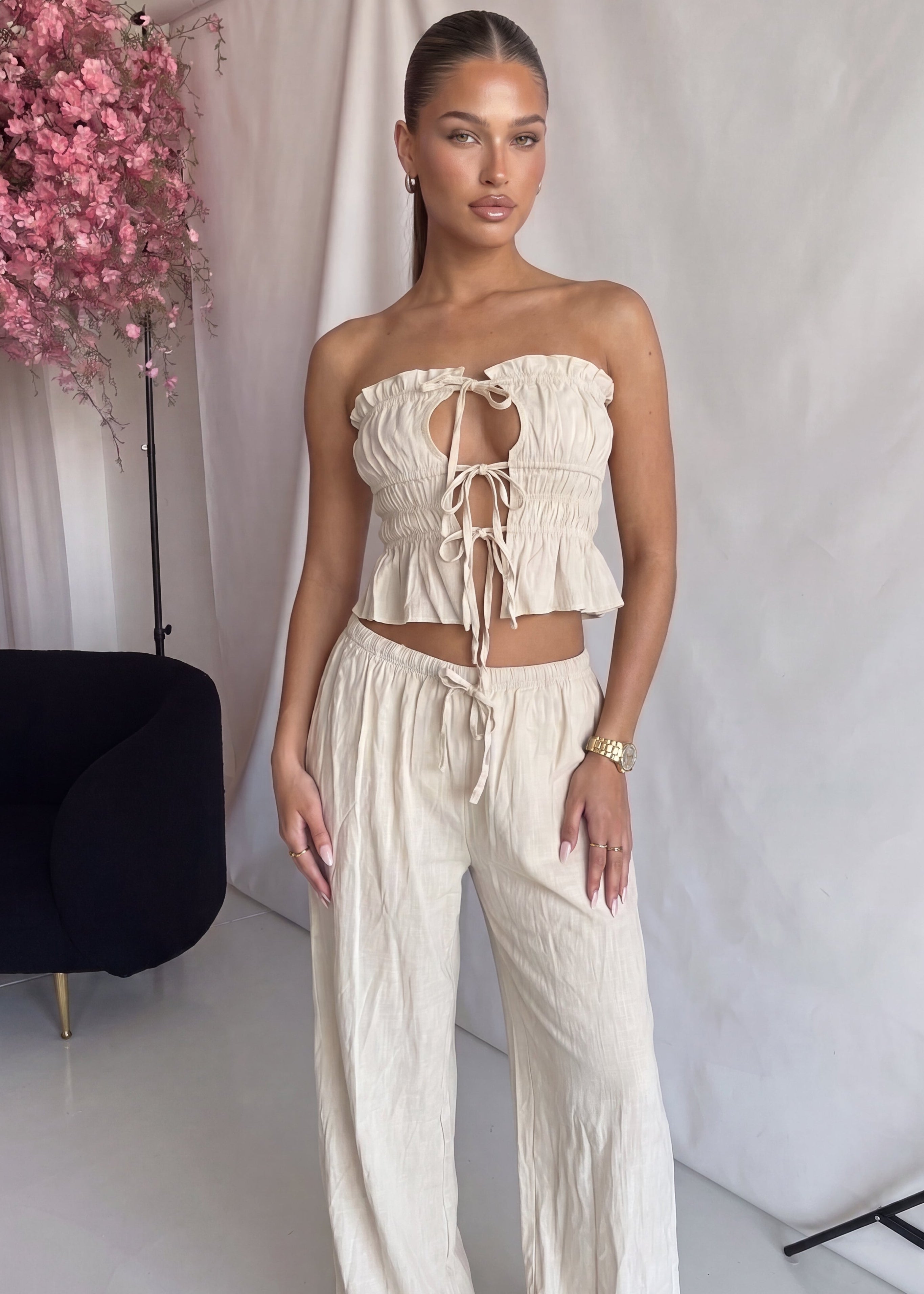 GIUPY - set coordinato top con allacciatura davanti e pantaloni in beige