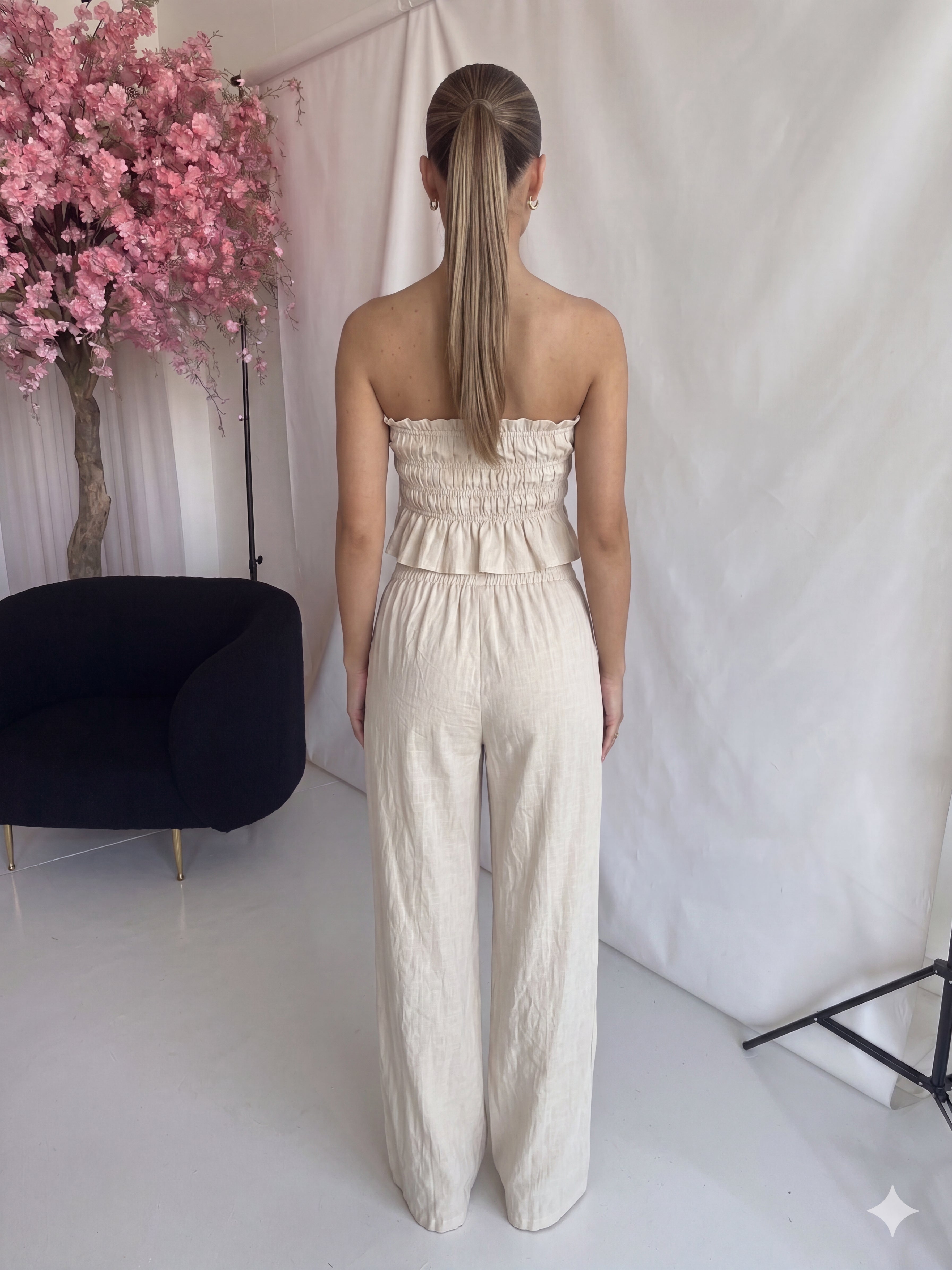 GIUPY - set coordinato top con allacciatura davanti e pantaloni in beige