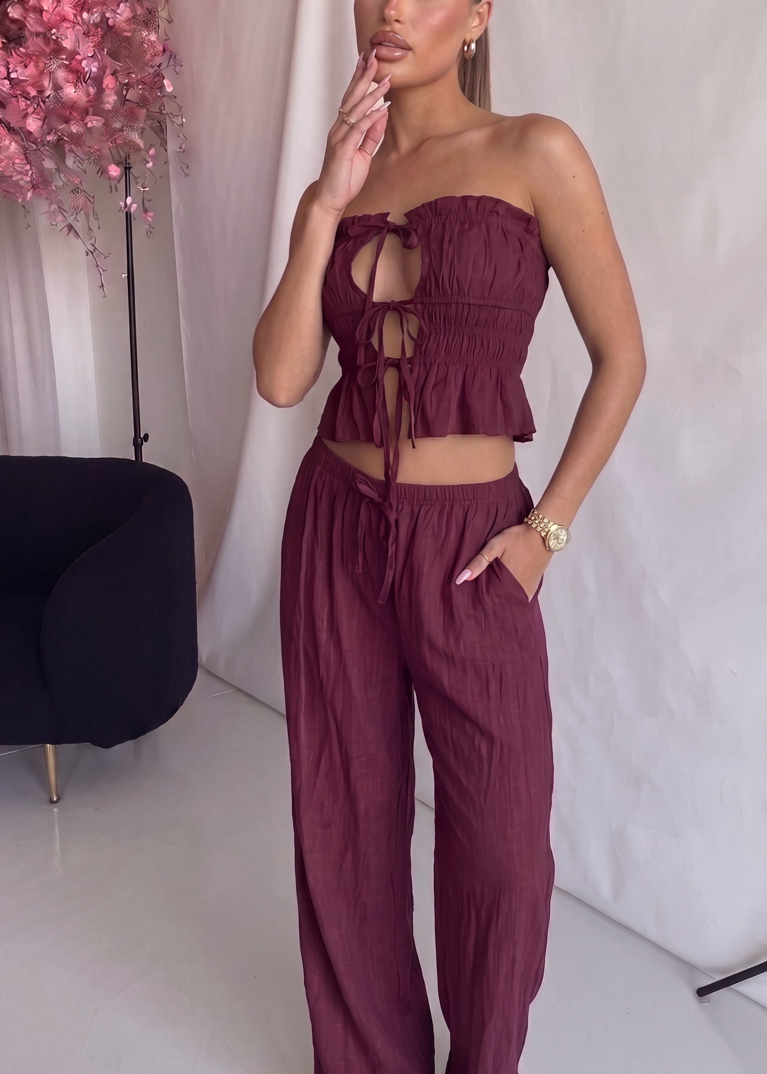 GIUPY - set coordinato top con allacciatura davanti e pantaloni in burgundy