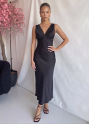 GLORY - vestito lungo effetto satin con scollo con pizzo nero
