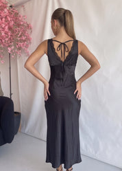 GLORY - vestito lungo effetto satin con scollo con pizzo nero