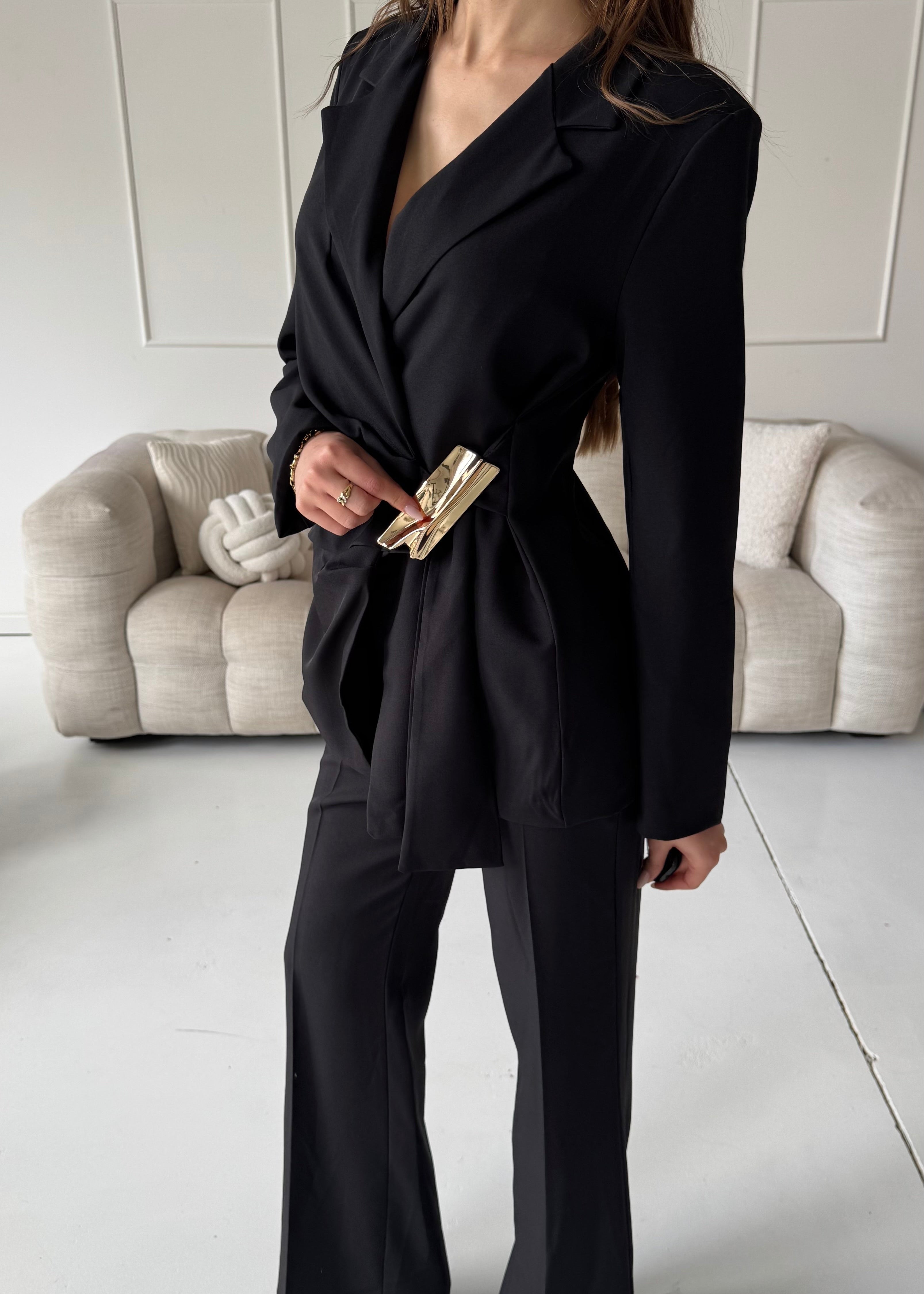 DAVA - set giacca pantaloni tailleur con chiusura laterale decorativa oro