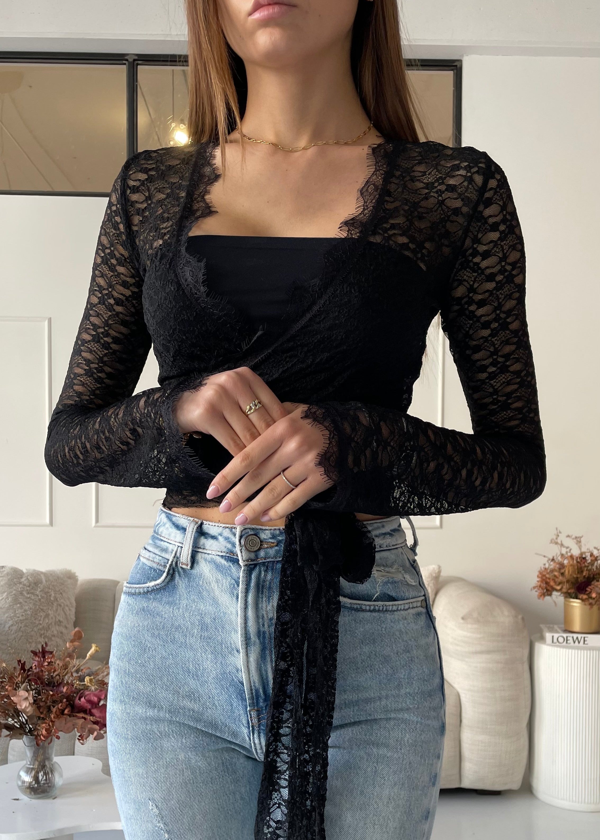 MAGEL - top coprispalle in pizzo nero