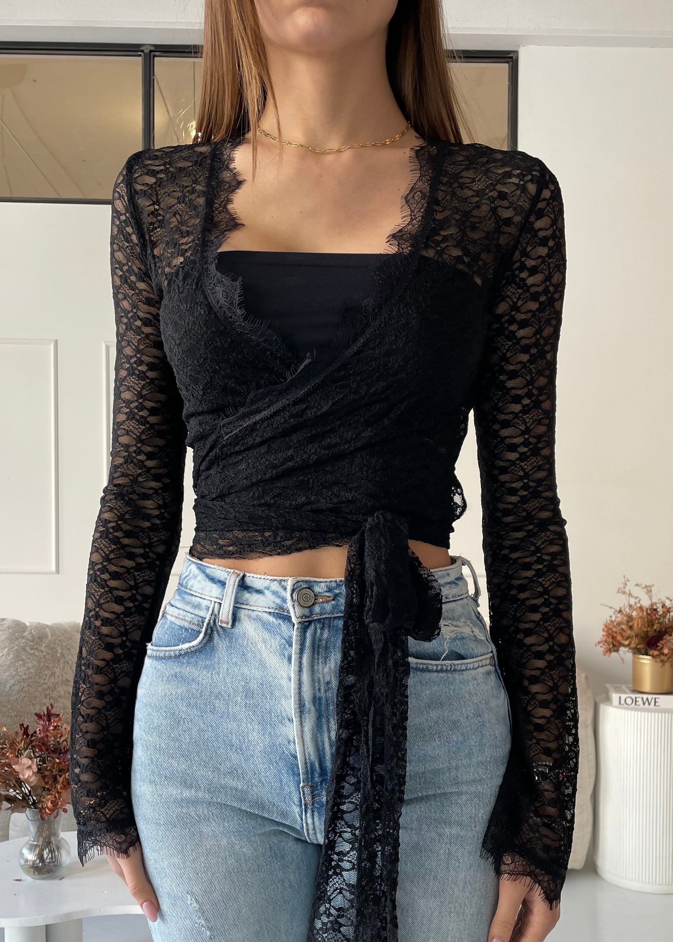 MAGEL - top coprispalle in pizzo nero