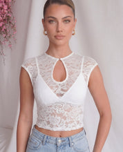 IMMY - top in pizzo bianco con scollo stile qipao