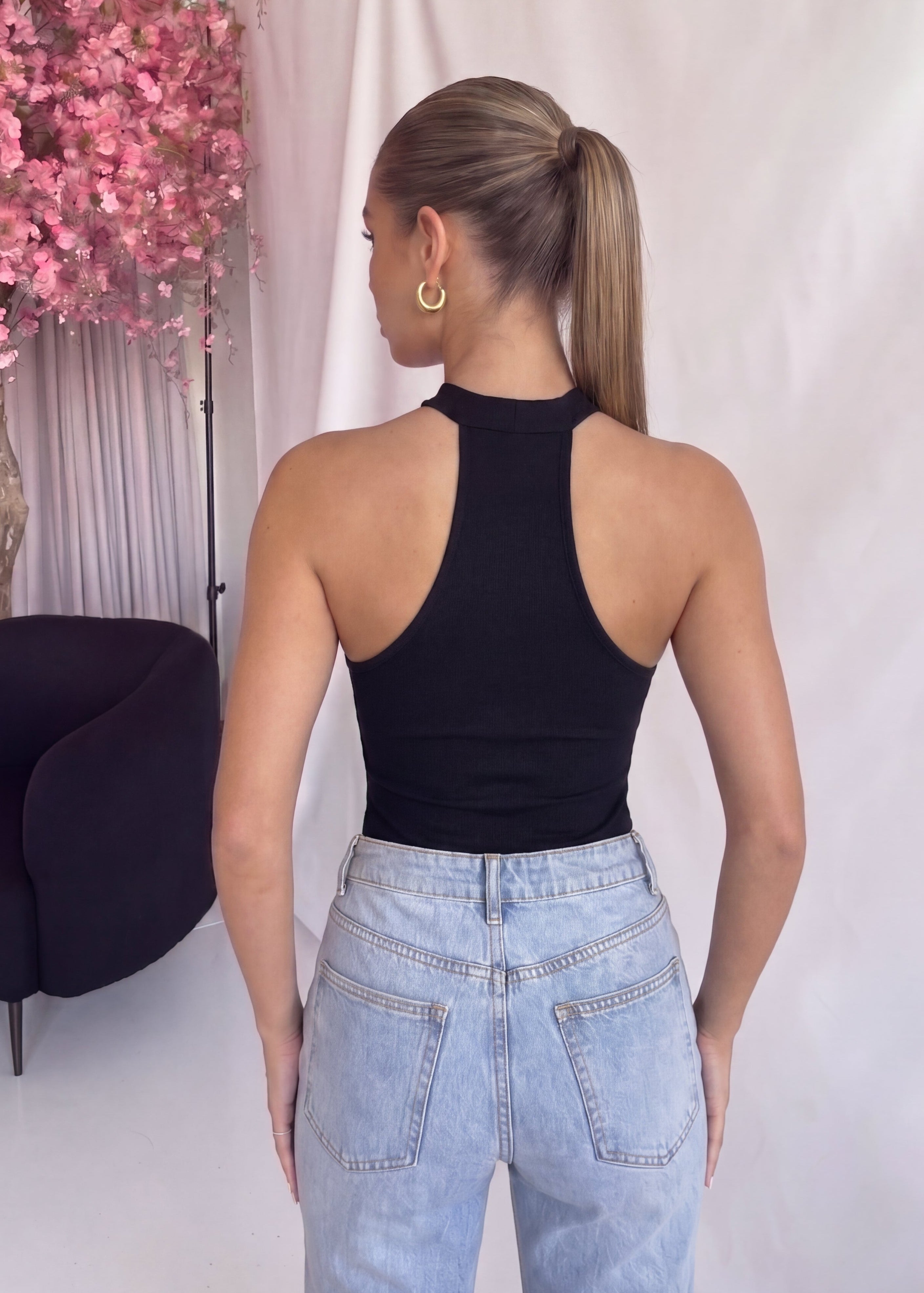 LAEL - body nero con scollo a goccia